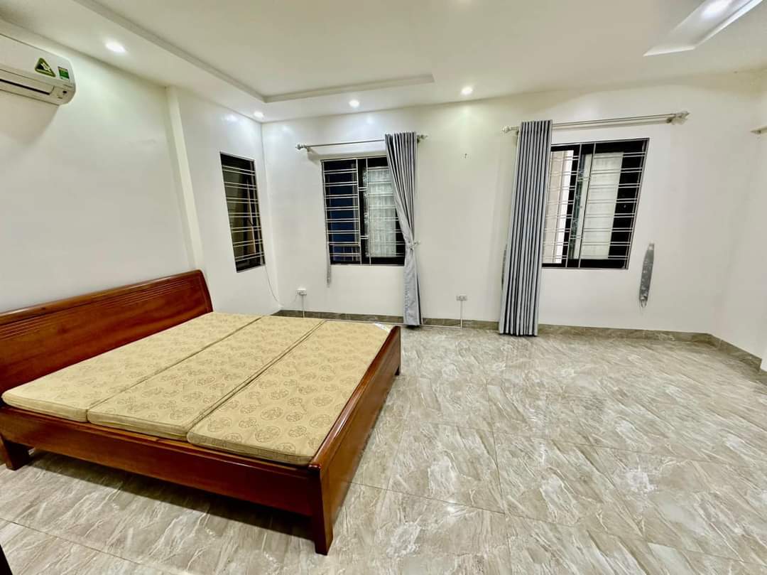 Phân lô Hoàng Cầu, kinh doanh tốt, ô tô đỗ cửa. giá 26.8 ty